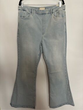 Free People WE THE FREE CRVY Infinite Stretch Pull-On Flare Jeans Size XXL